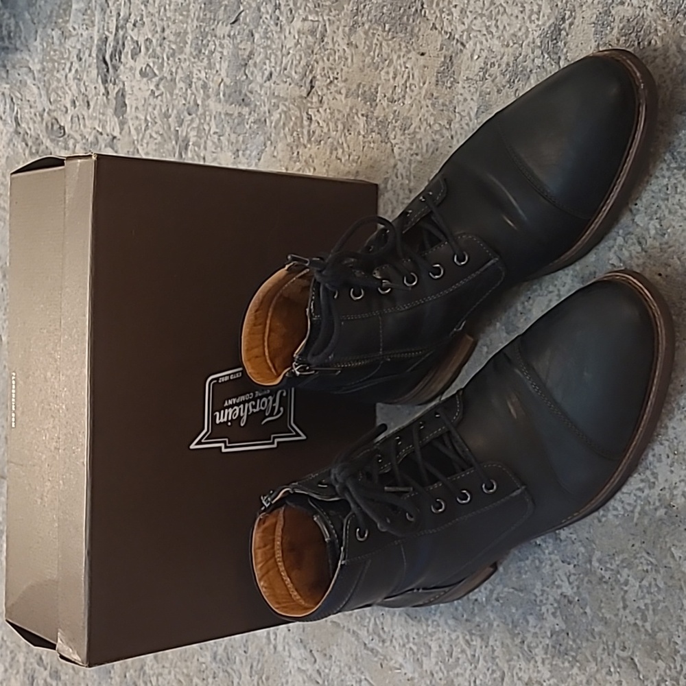 Florsheim Men's Lodge Boots 9.5 M Black